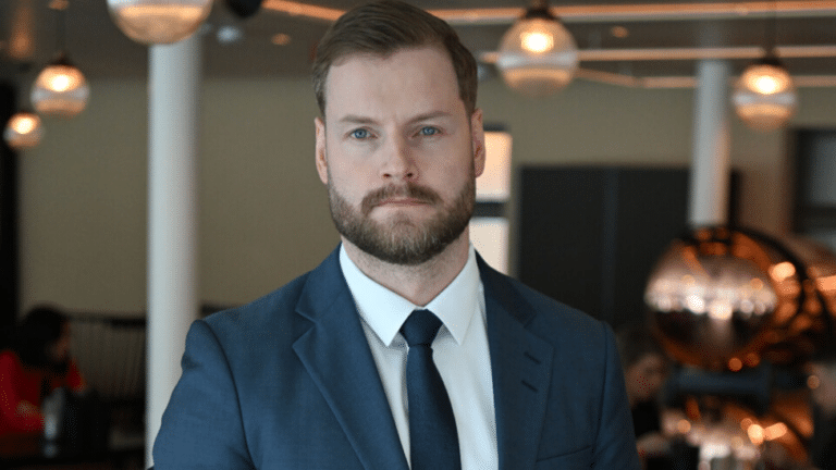 Robin Hendry Ikä Yllättää – Tiedätkö, Kuinka Vanha Hän On?