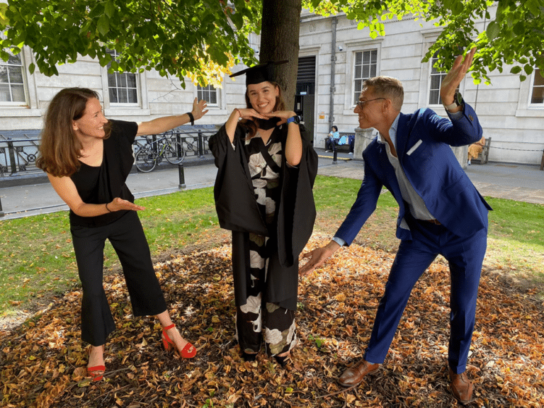 Kuka on Emilie Stubb, UCL:n tutkinnon suorittanut, joka varastaa valokeilassa?