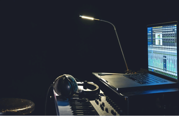Musiikkiteollisuuden striimaustrendit ja äänisuunnittelu